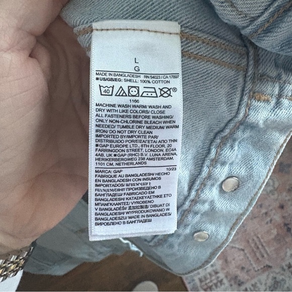 Gap Light Washed distressed, jean jacket large - Picture 5 of 5